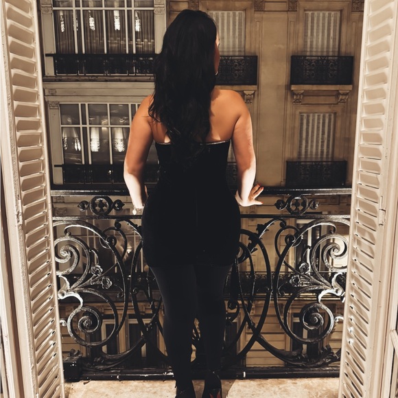 Elegant Black Strapless Dress - Picture 5 of 5